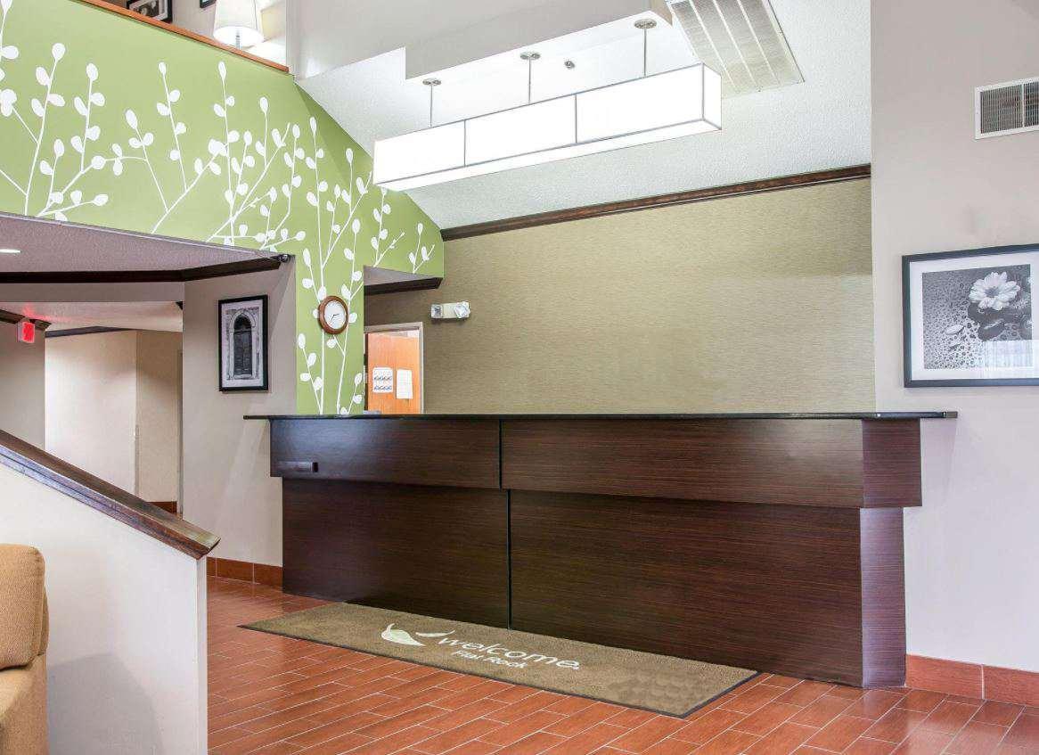 Hotel Baymont By Wyndham Flat Rock Exterior foto